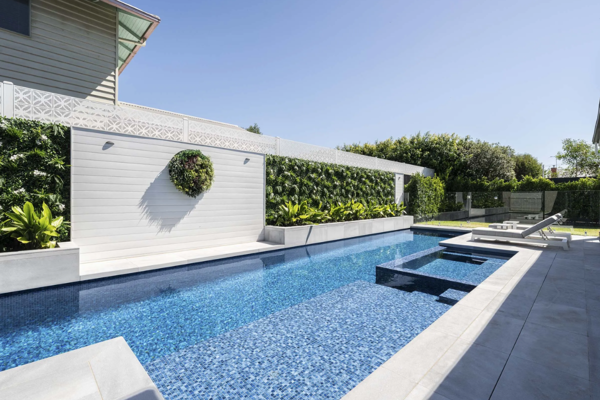Hampton 4 pool equipment maintenance